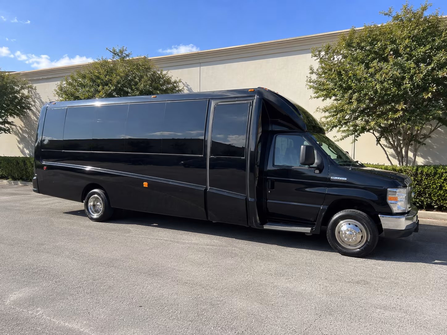 party buses and charter buses to warriors games at chase center