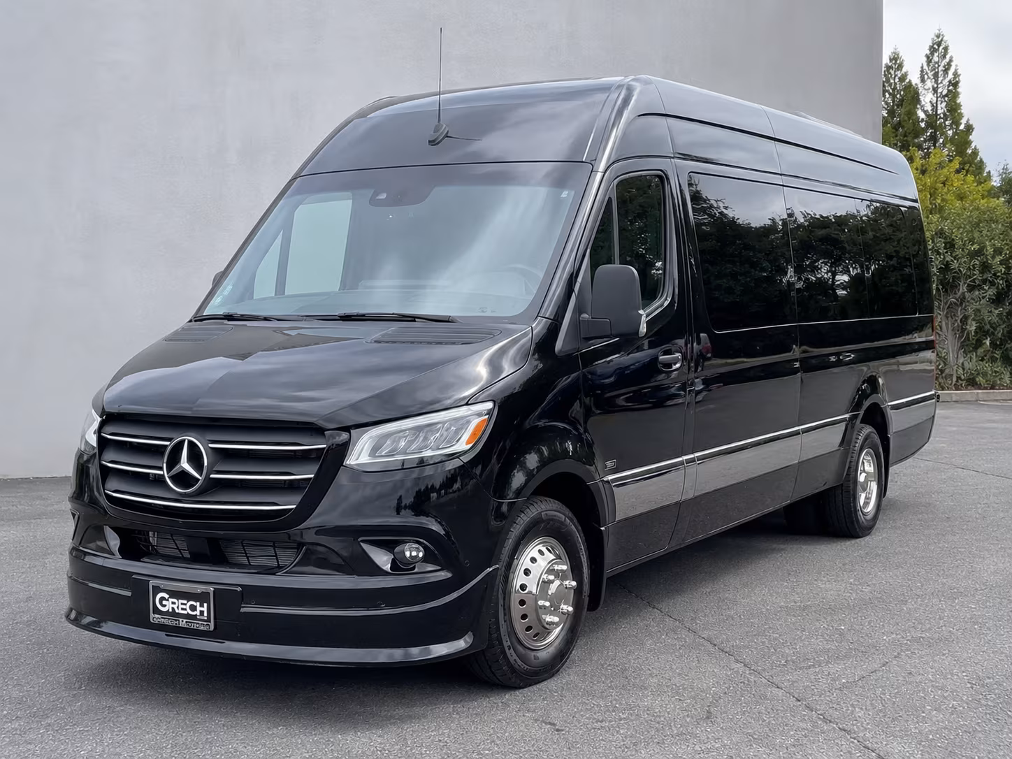 sprinter van and minibus rentals for intimate winery day trips near daly city